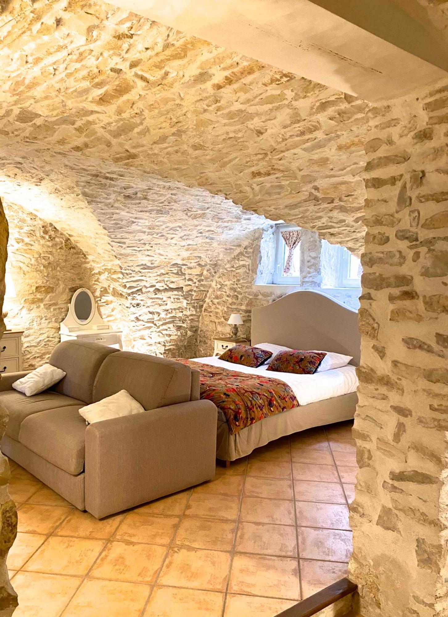 Locus Amoenus Bed and Breakfast Lirac Buitenkant foto